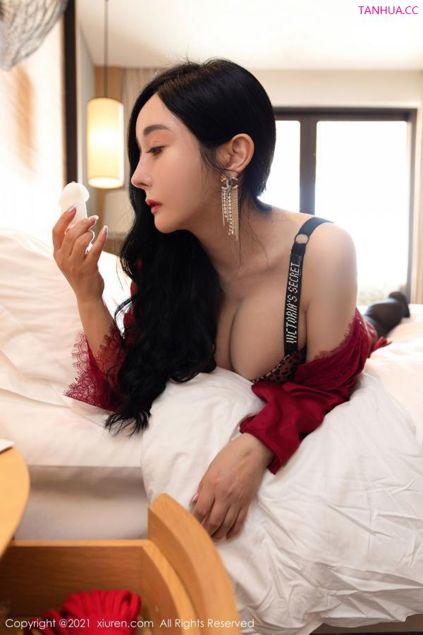 允薾  [XiuRen]高清写真图 2021.04.26 No.3347 允薾第5张图片